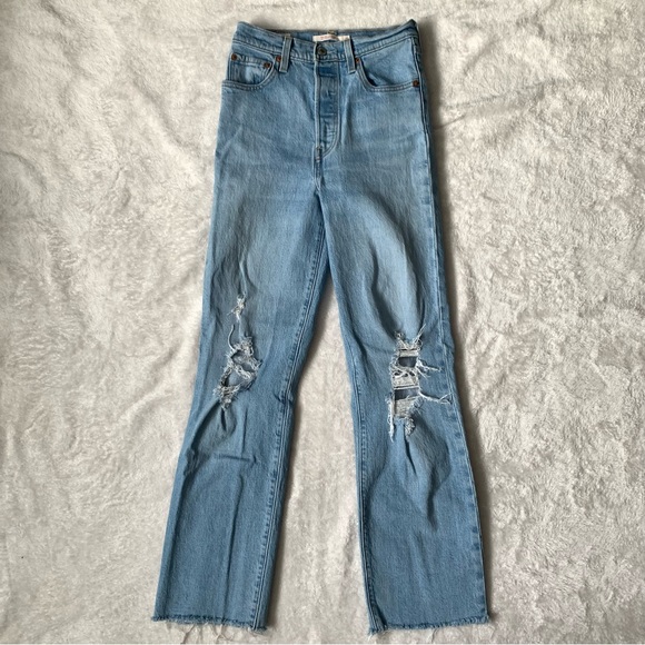 Levi Ribcage Straight Lightwash Jeans - Picture 1 of 7